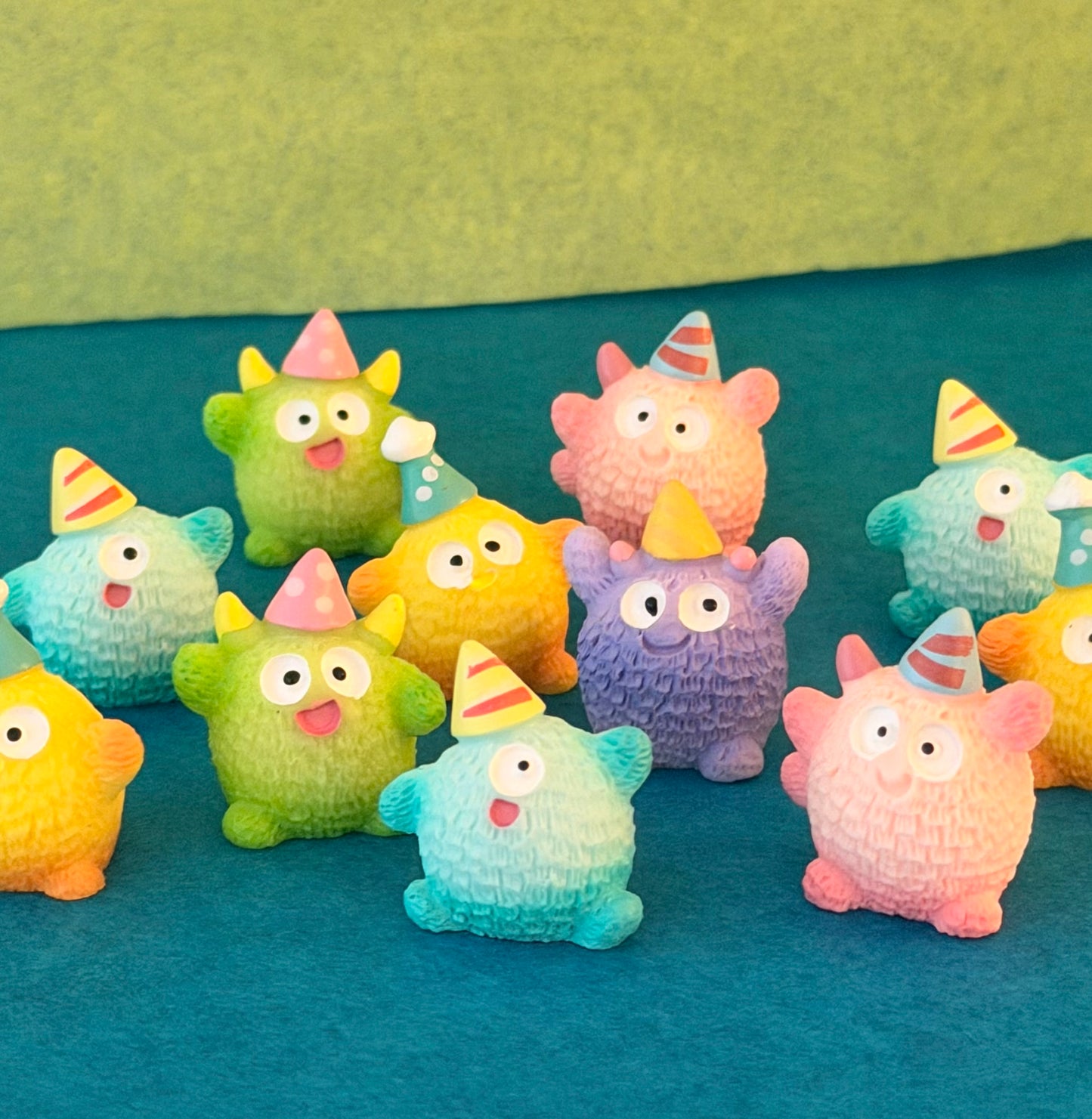 Mini Party Monster Surprise Pull