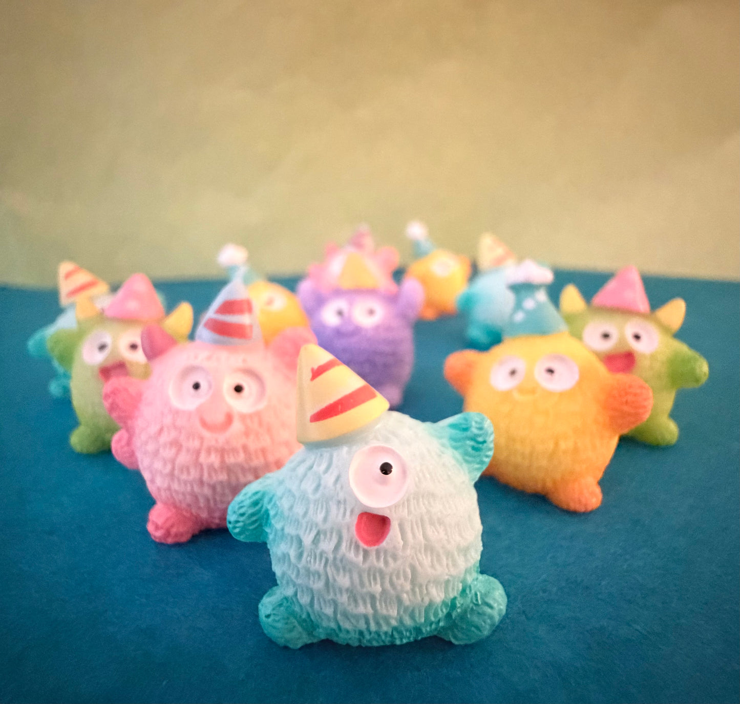 Mini Party Monster Surprise Pull