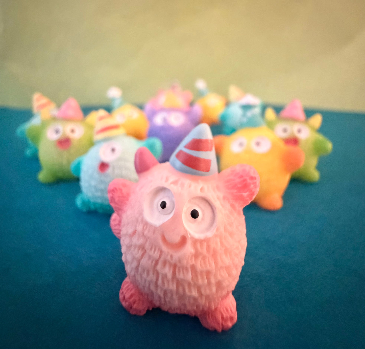 Mini Party Monster Surprise Pull