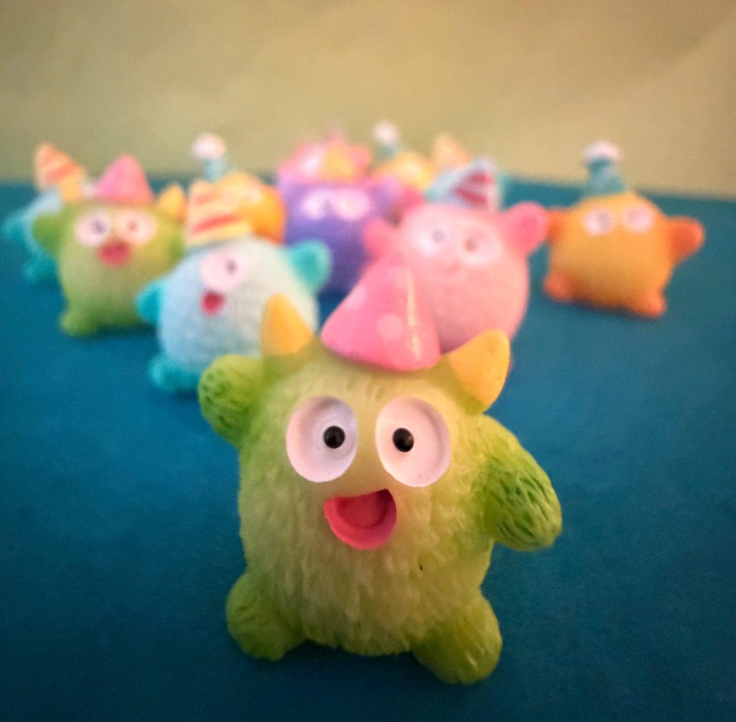 Mini Party Monster Surprise Pull
