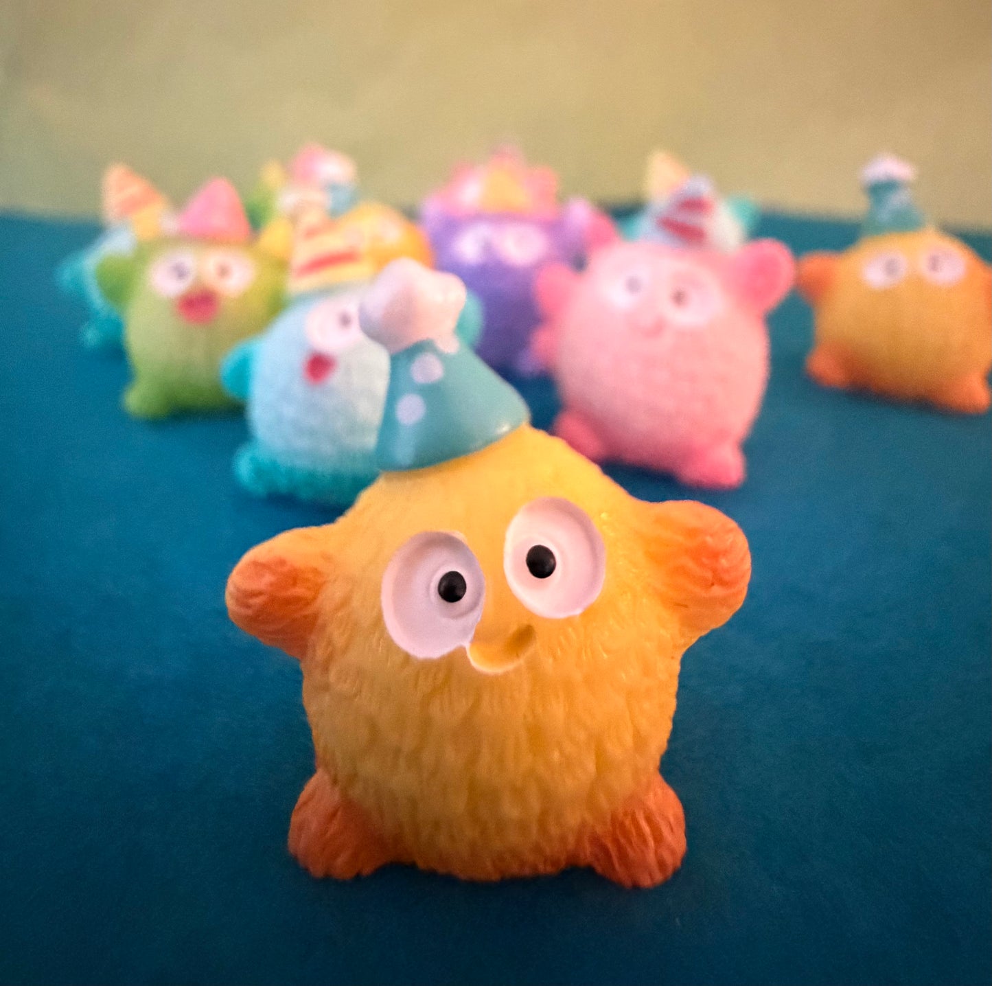 Mini Party Monster Surprise Pull