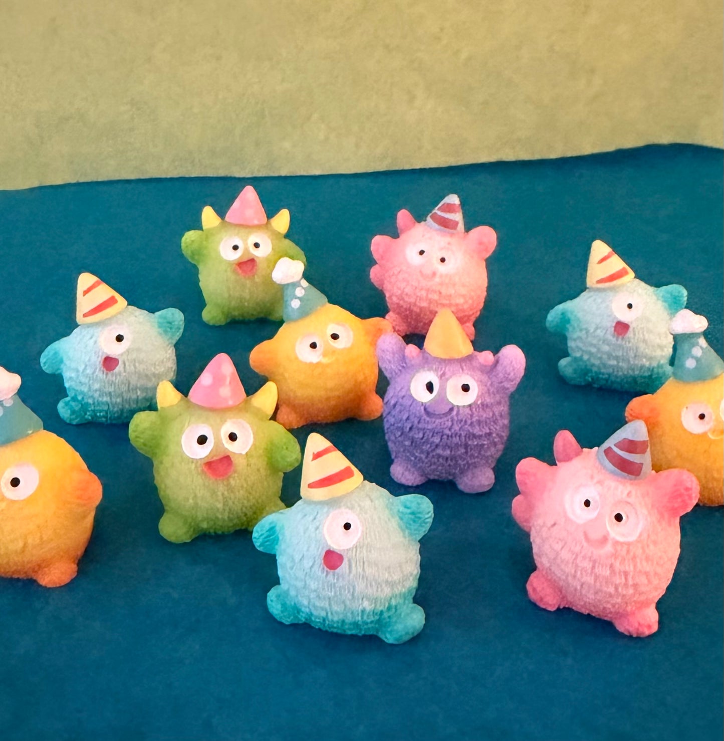 Mini Party Monster Surprise Pull