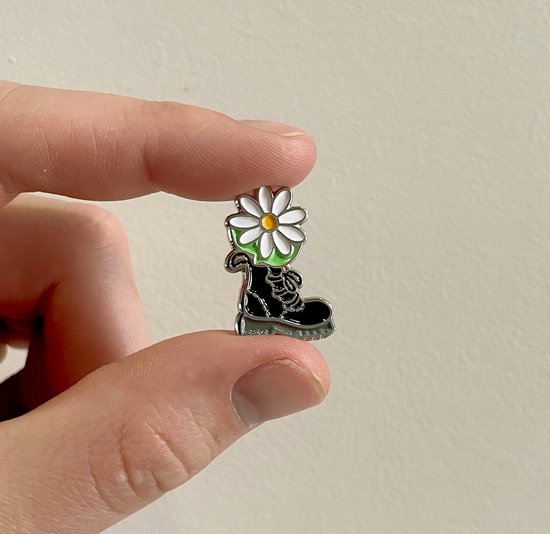 Daisy Doc Pin