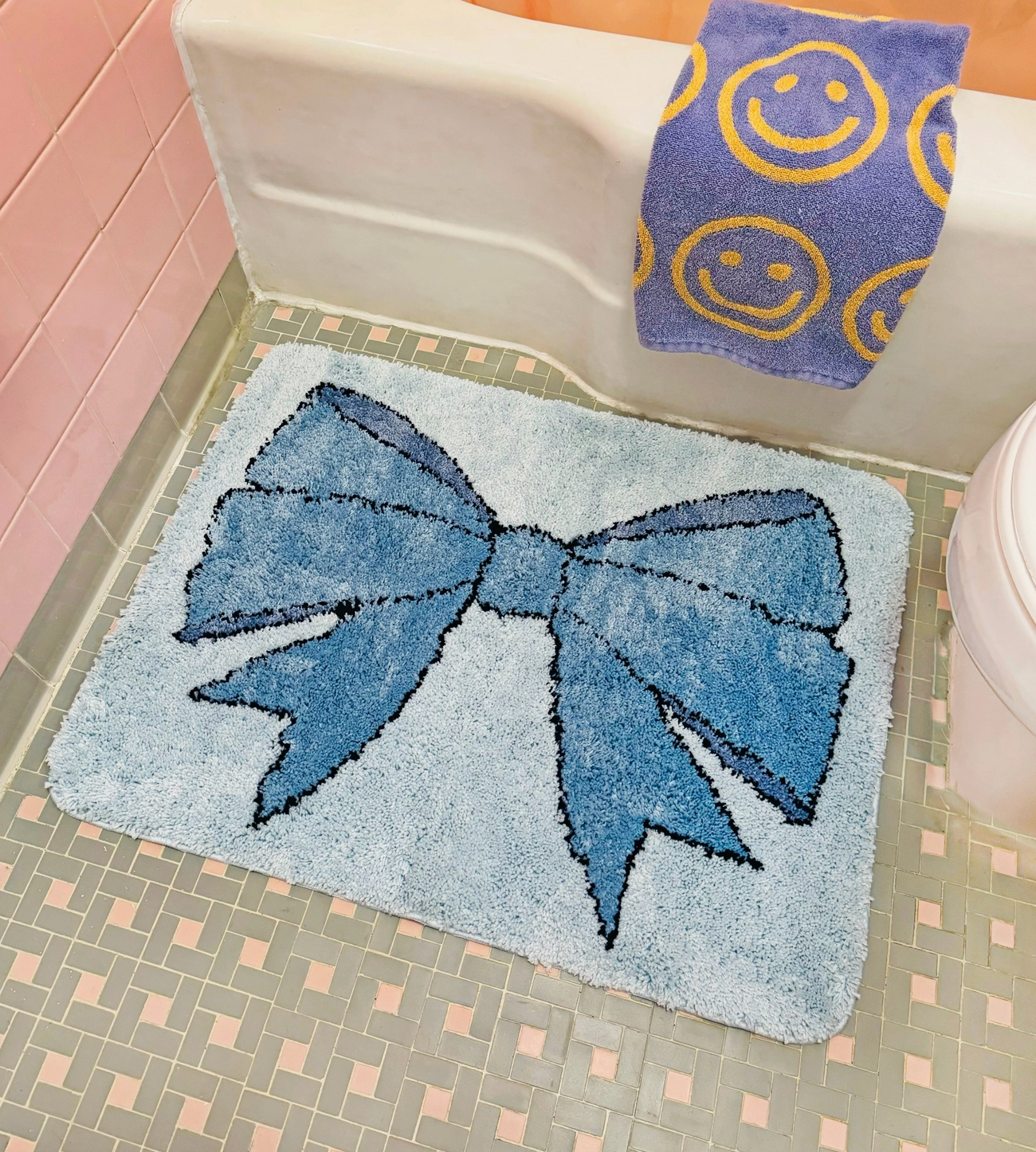 Blue Bow Design Polyester Bath Mat
