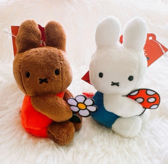 Officially Licensed Miffy & Friends with Flower Plushie Keychain (Surprise Pull)