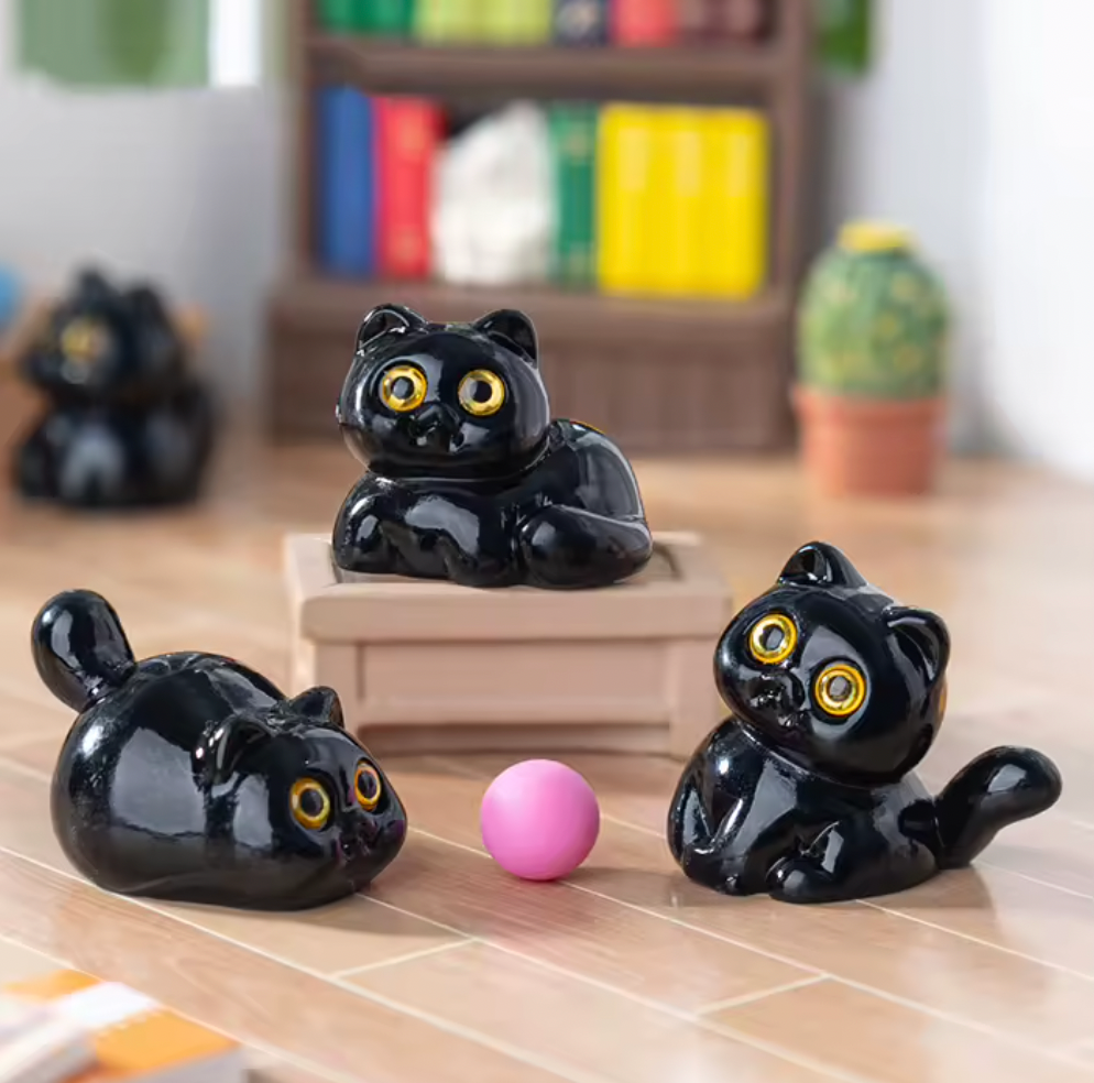 Mini Black Cat Surprise Pull