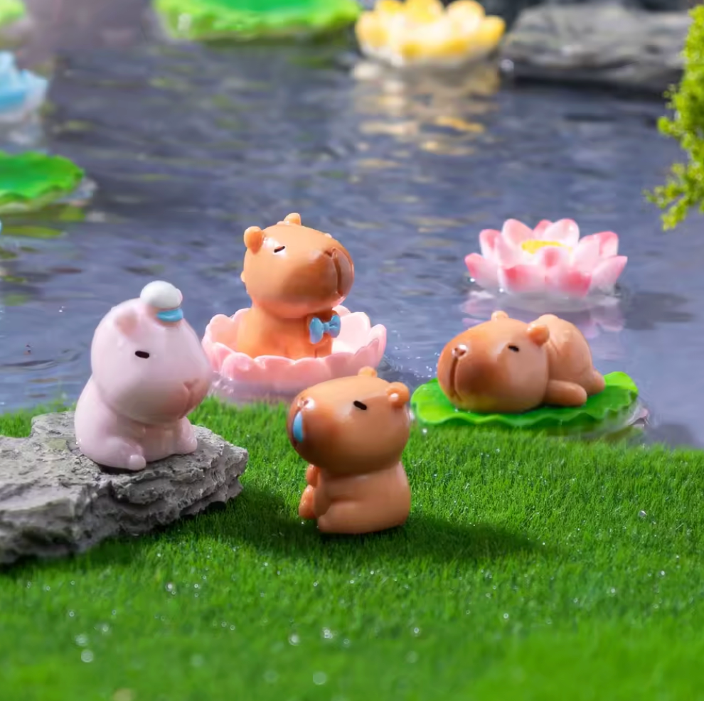 Tiny Capybara Cutie Figurines Surprise Pull