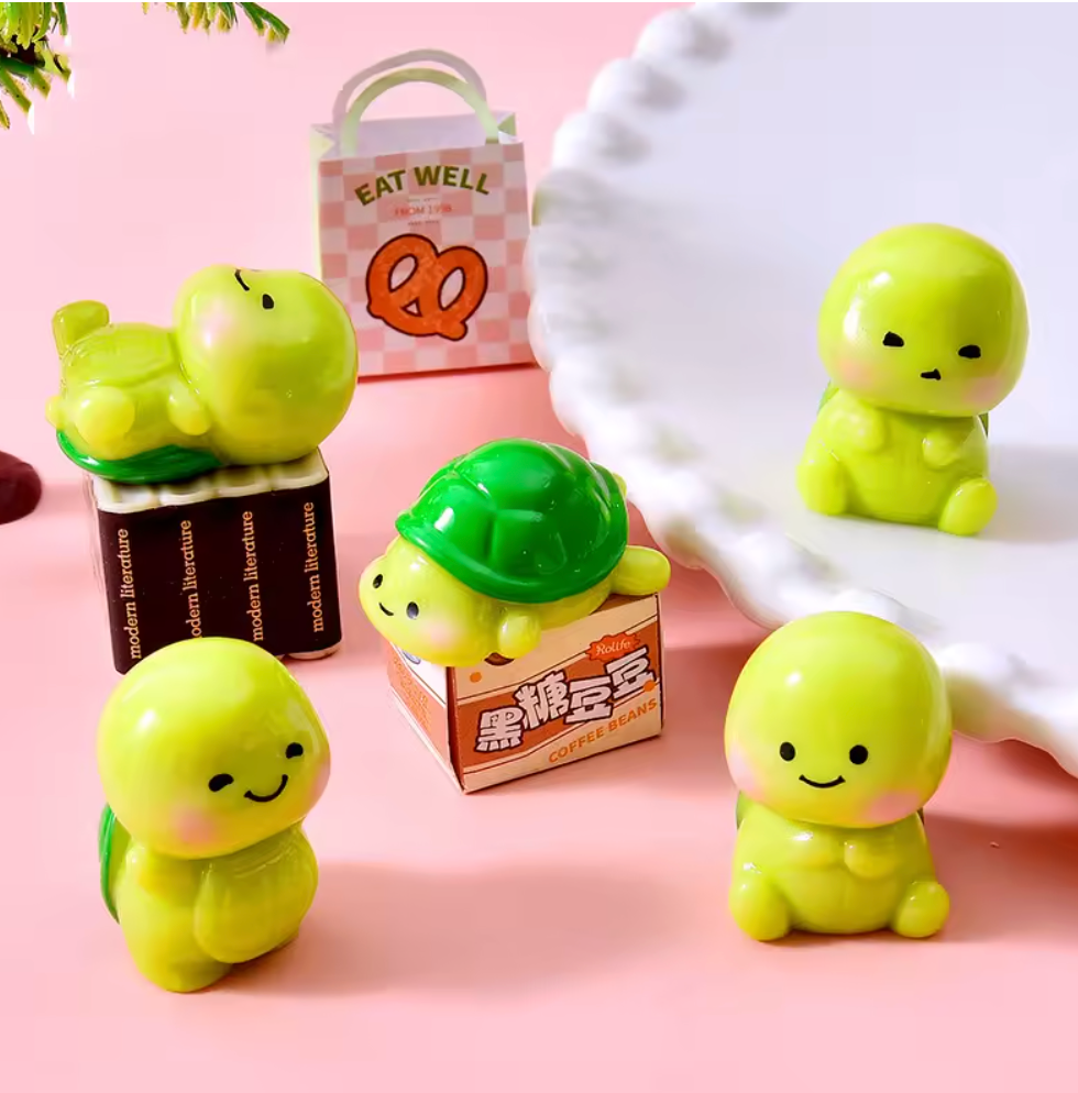 Tiny Sea Turtle Figurine Surprise Pull