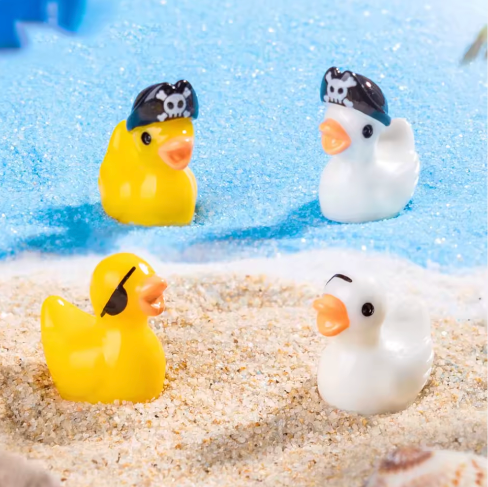 Mini Pirate Ducks Surprise Pull