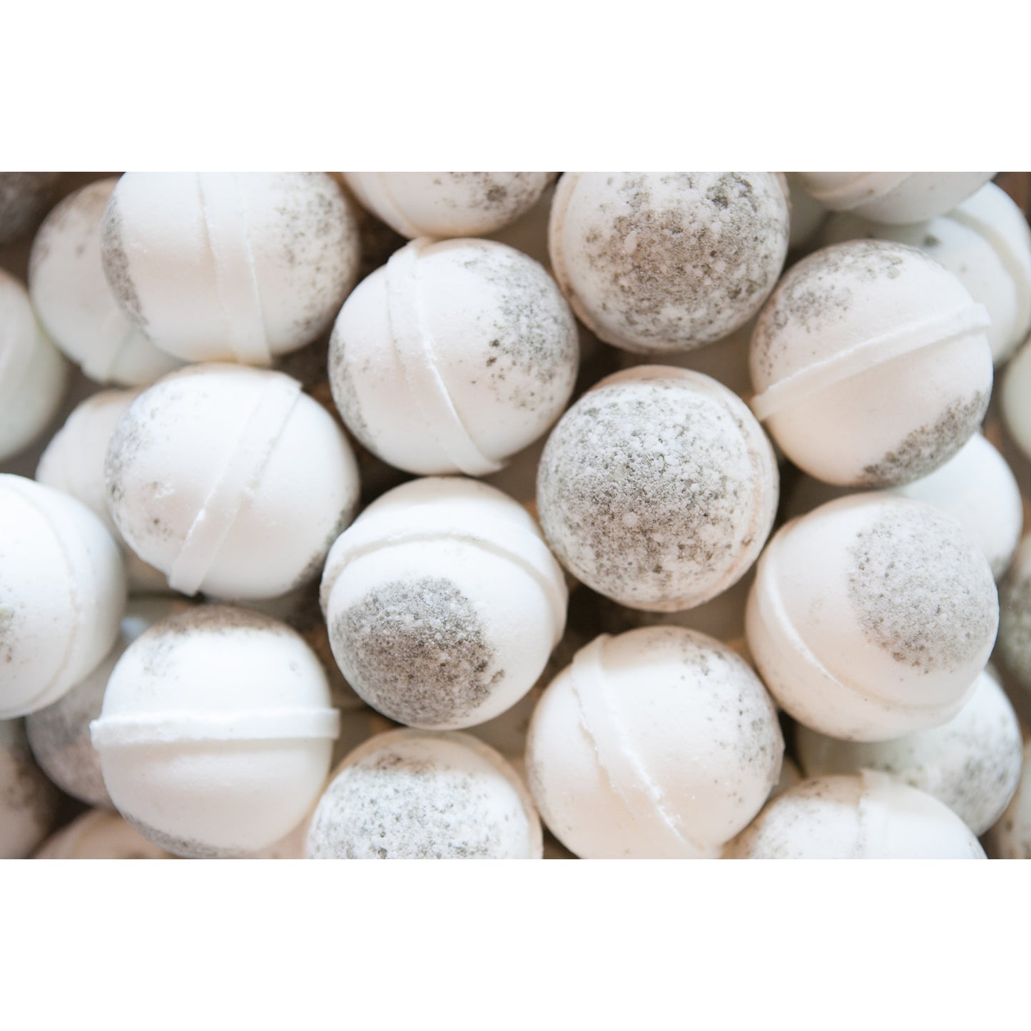 Seaweed & Sea Salt Bath Bomb